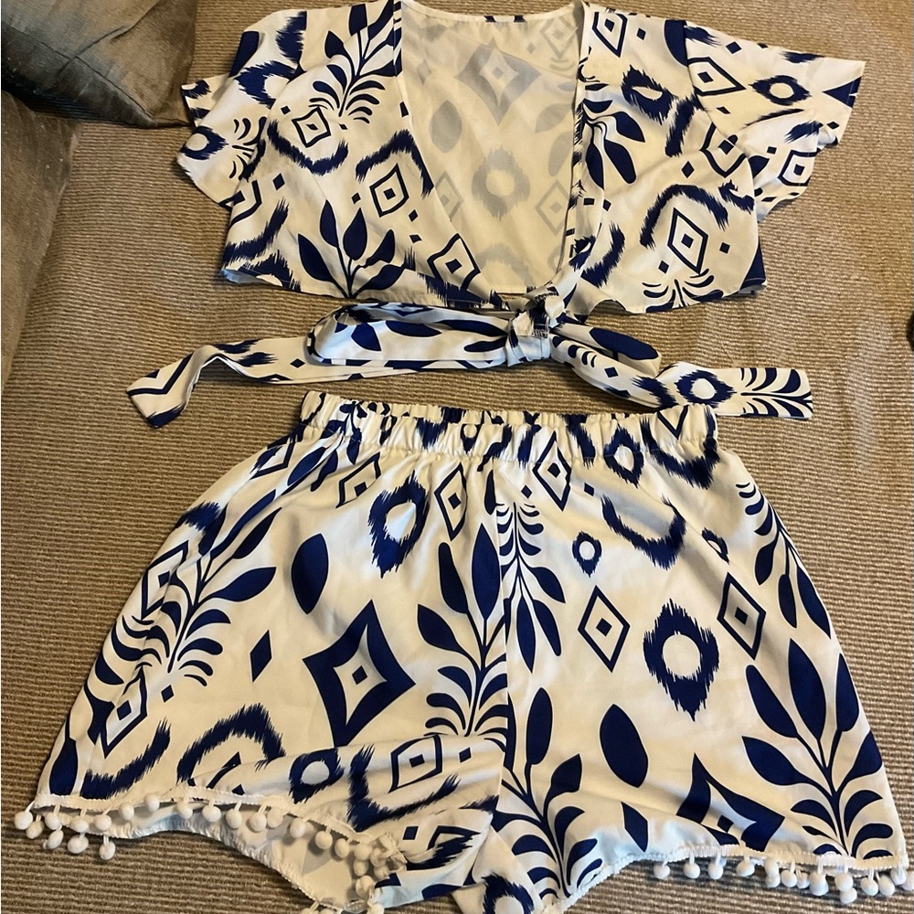 Emery Rose Coverup Bech set .Navy and White Patterned Set with Pom-Pom Trim